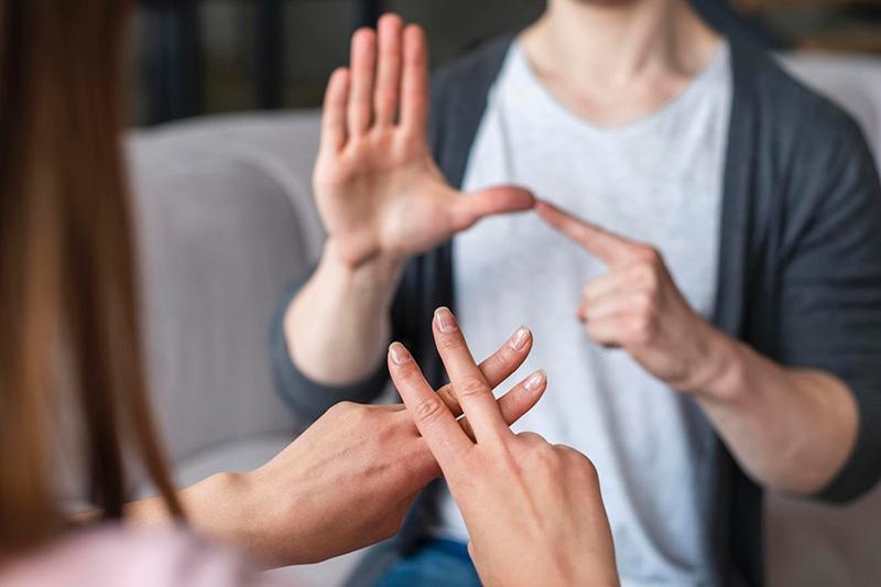 Curso Lengua de Señas Chilena: Aprendiendo a Señar